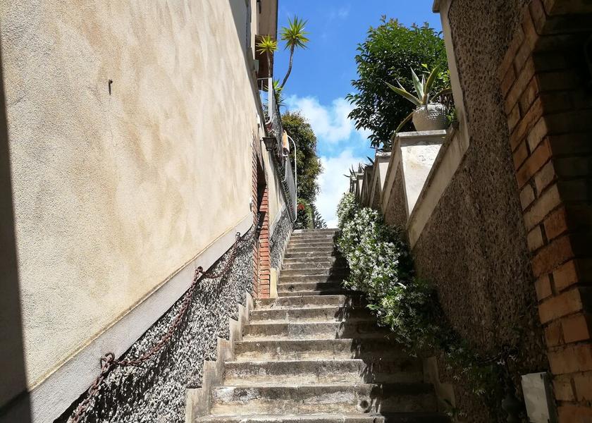 Lazio Formia Exterior Detail