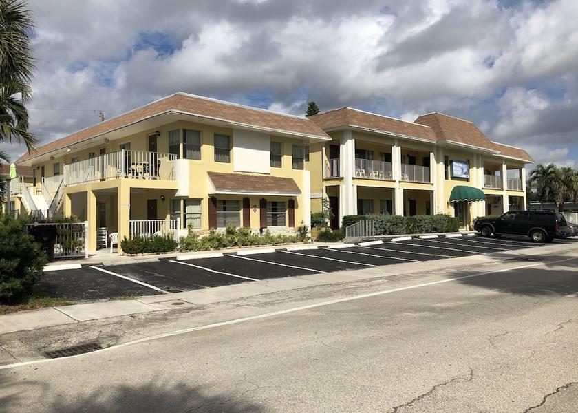 Florida Lauderdale-by-the-Sea Facade