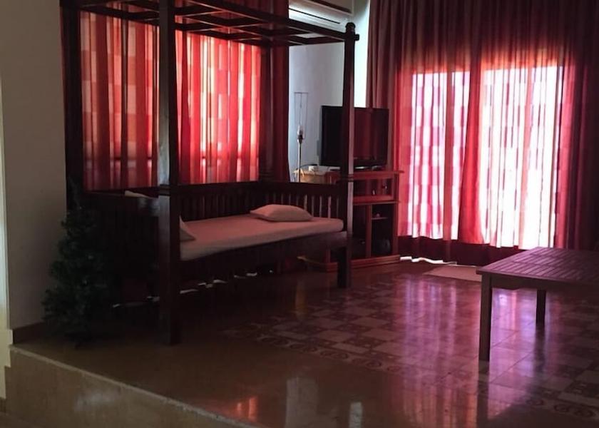  Jounieh Room