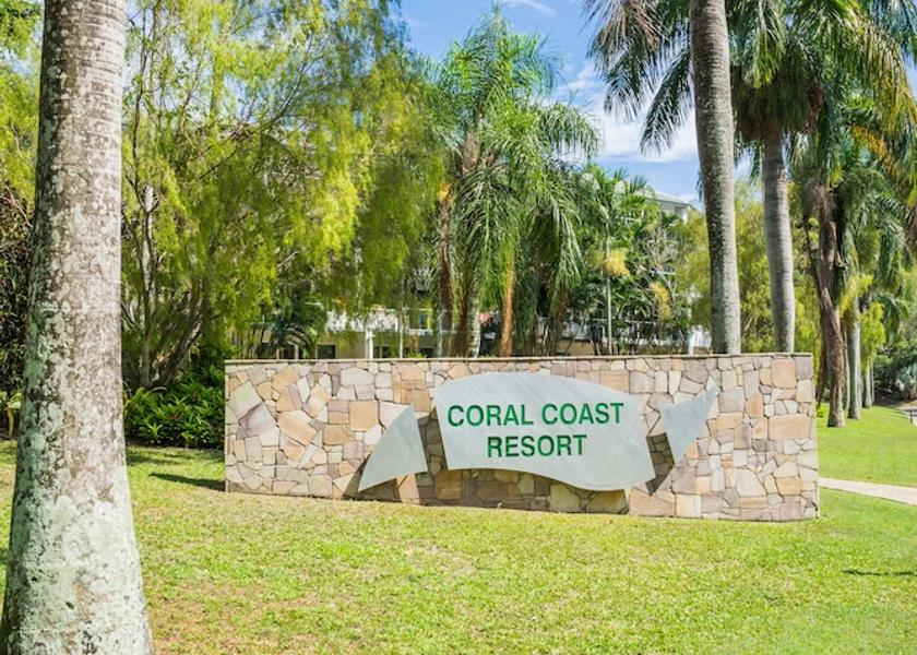 Queensland Palm Cove Property Grounds