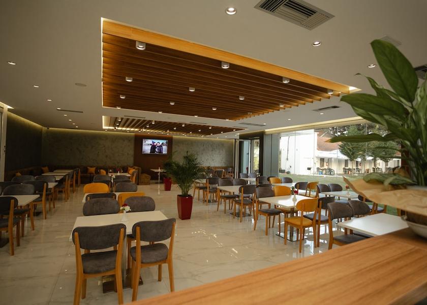  Velipoje Interior Entrance