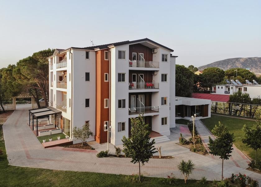  Velipoje Facade