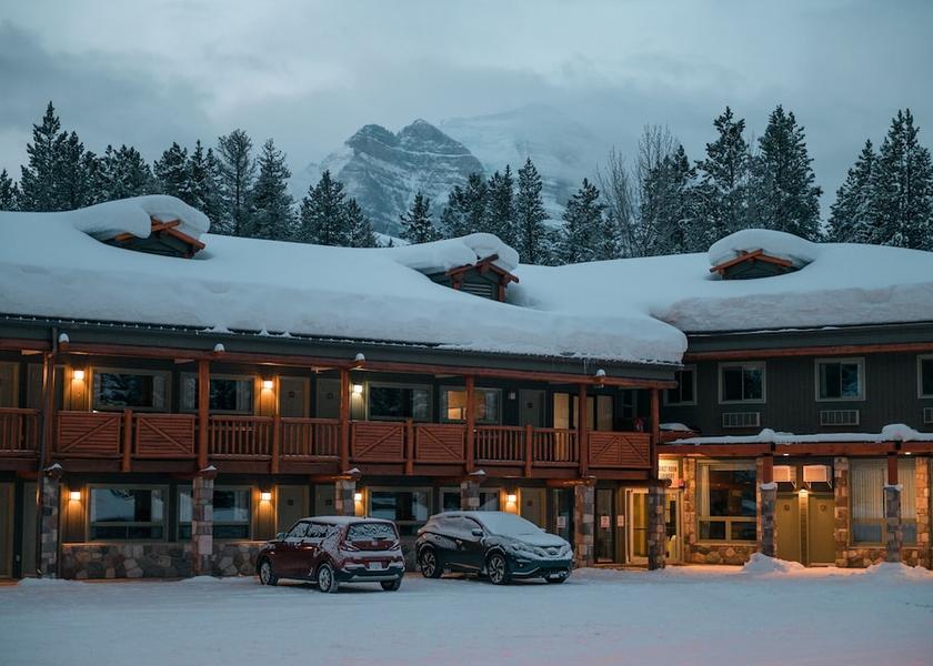 Alberta Lake Louise Exterior