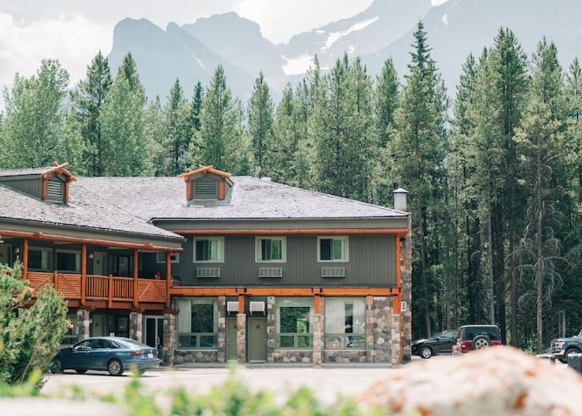 Alberta Lake Louise Exterior