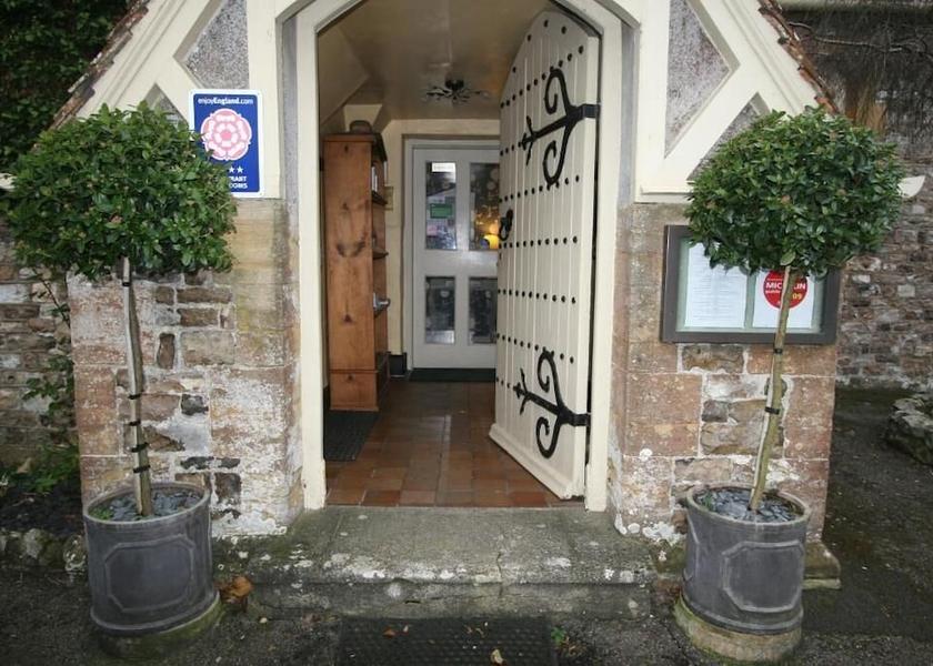England Honiton Facade