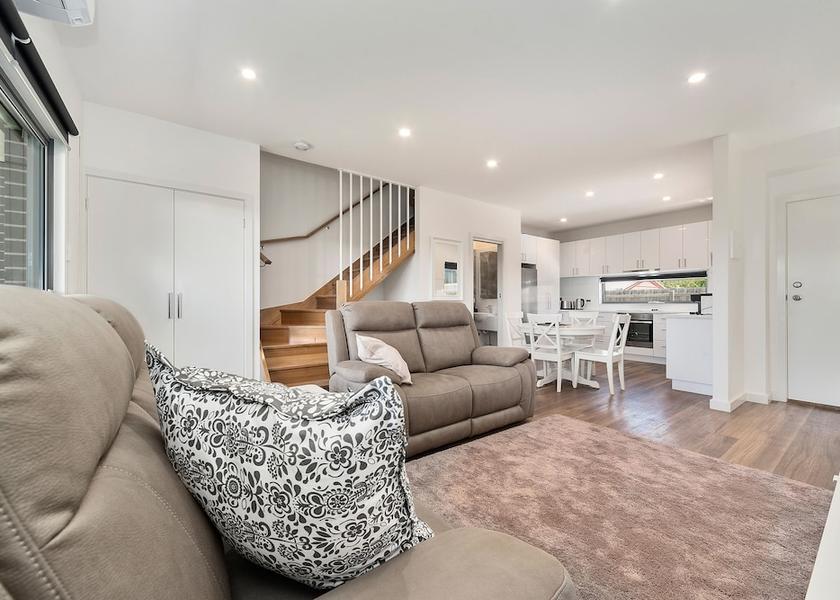 Victoria Melbourne Interior Entrance