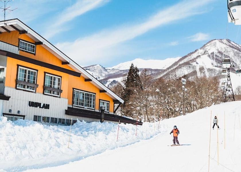Nagano Otari Skiing