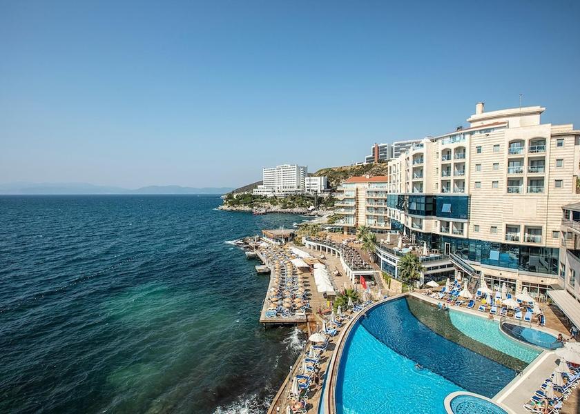 Aydin Kuşadası Pool