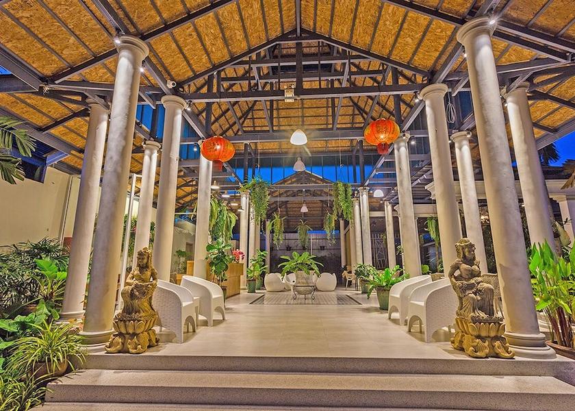 Phuket Choeng Thale Interior Entrance