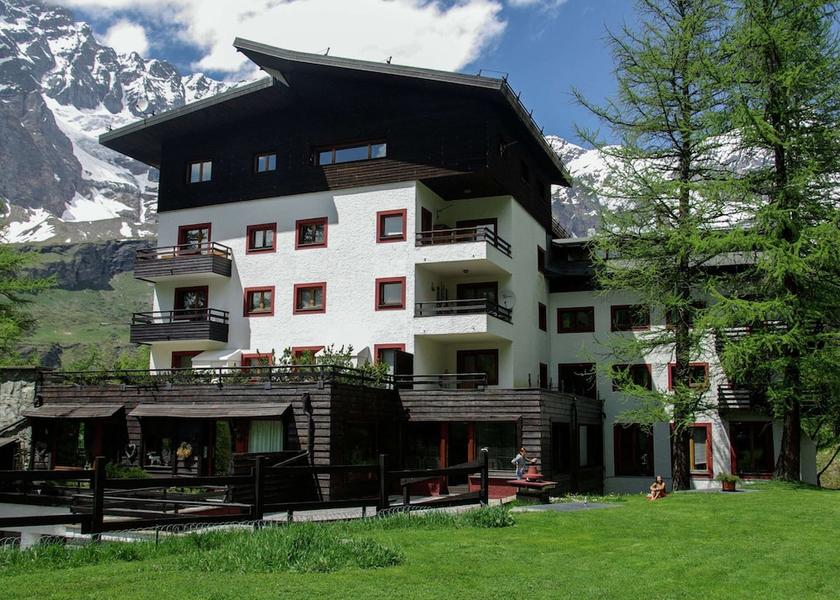 Valle d'Aosta Valtournenche Exterior Detail