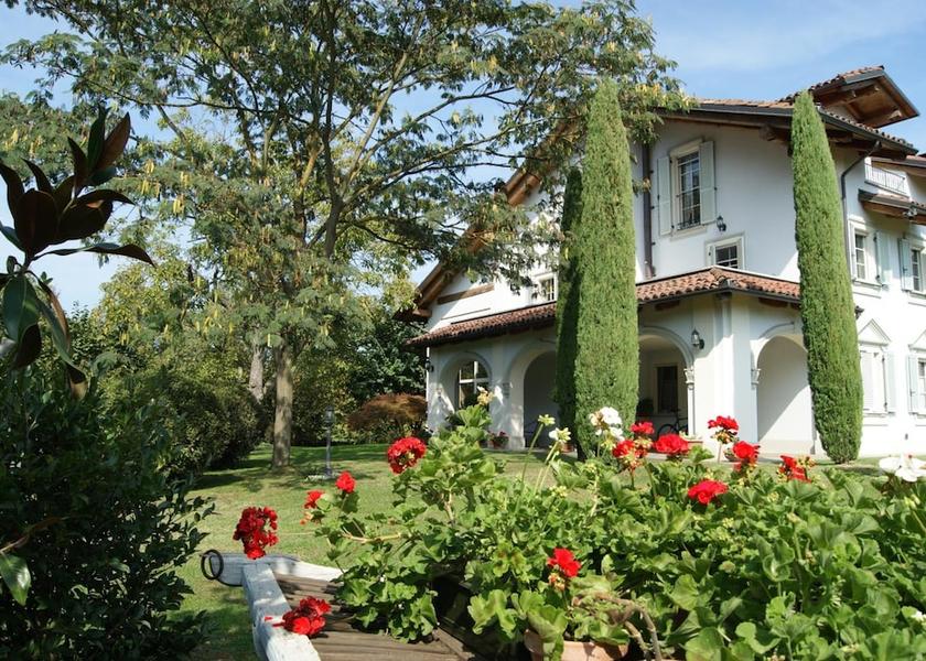 Piedmont Montafia Exterior Detail