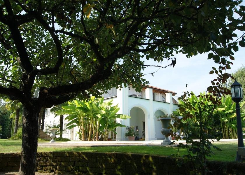 Piedmont Montafia Exterior Detail