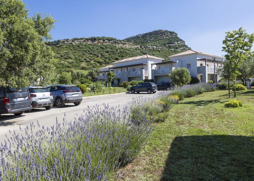 Corsica Oletta Parking