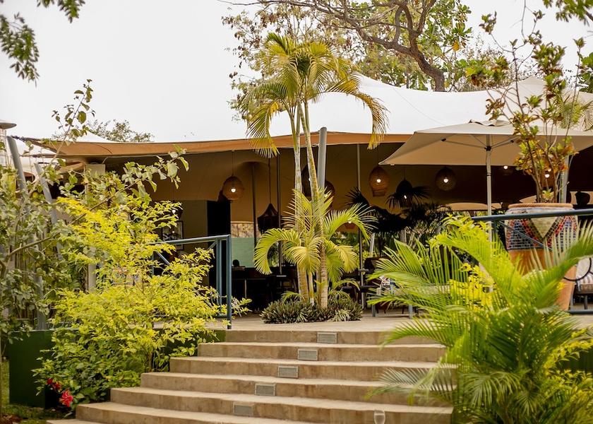  Victoria Falls Exterior Detail