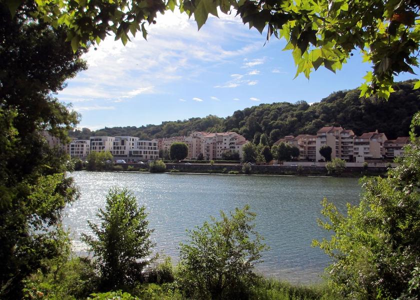 Auvergne-Rhone-Alpes Lyon Lake