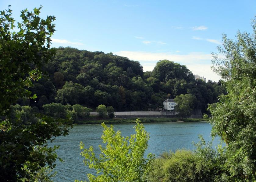 Auvergne-Rhone-Alpes Lyon Lake