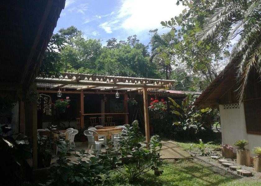 Limon Cahuita Property Grounds