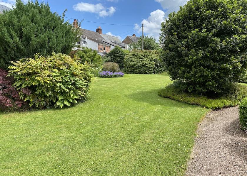 England Dulverton Exterior Detail