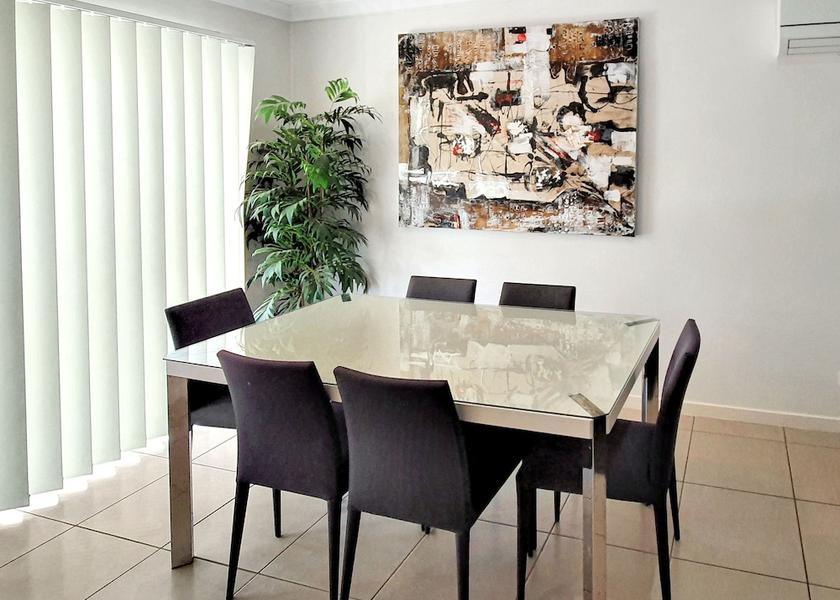 Queensland Rockhampton In-Room Dining