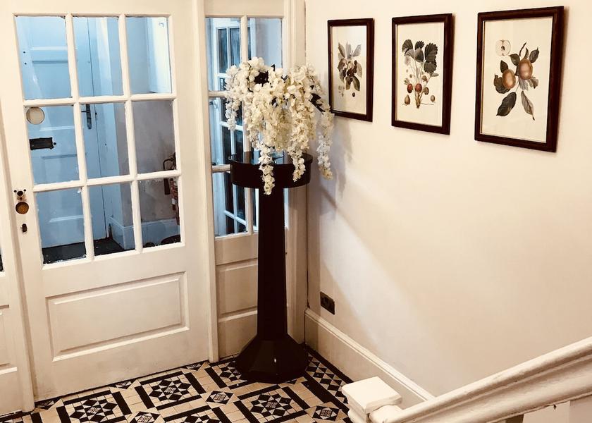 England leek Interior Entrance
