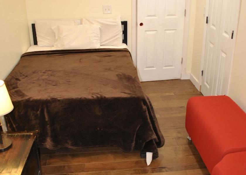 California Newark Room