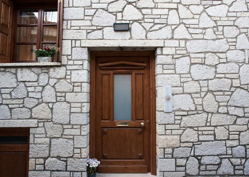 Central Greece Distomo-Arachova-Antikyra Facade