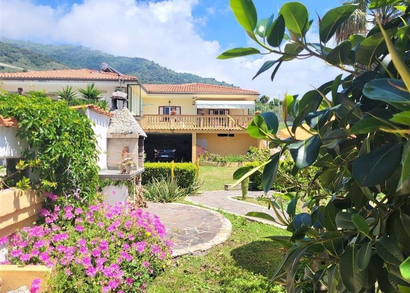 Calabria Joppolo Exterior Detail