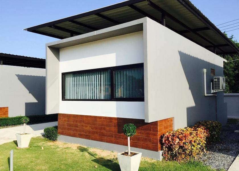 Nakhon Ratchasima Sung Noen Exterior Detail