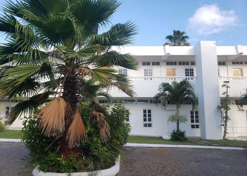 Saint James Tower Isle Property Grounds