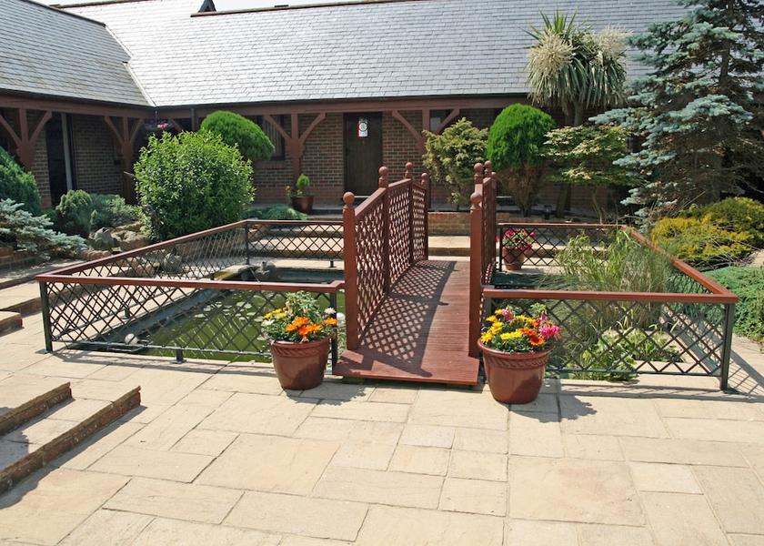 England Ventnor Exterior Detail