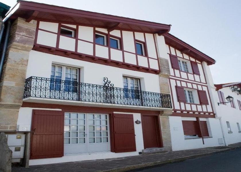 Nouvelle-Aquitaine Ascain Hotel Exterior