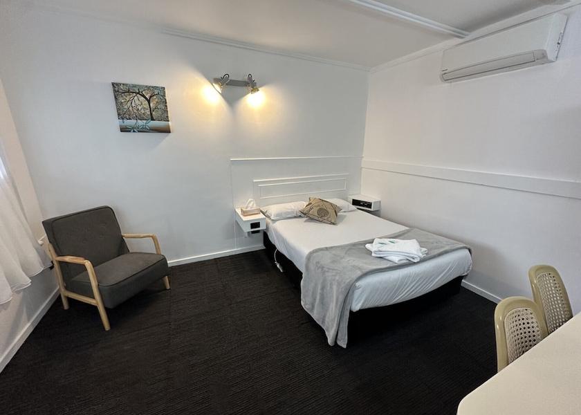 Queensland Charlton Room