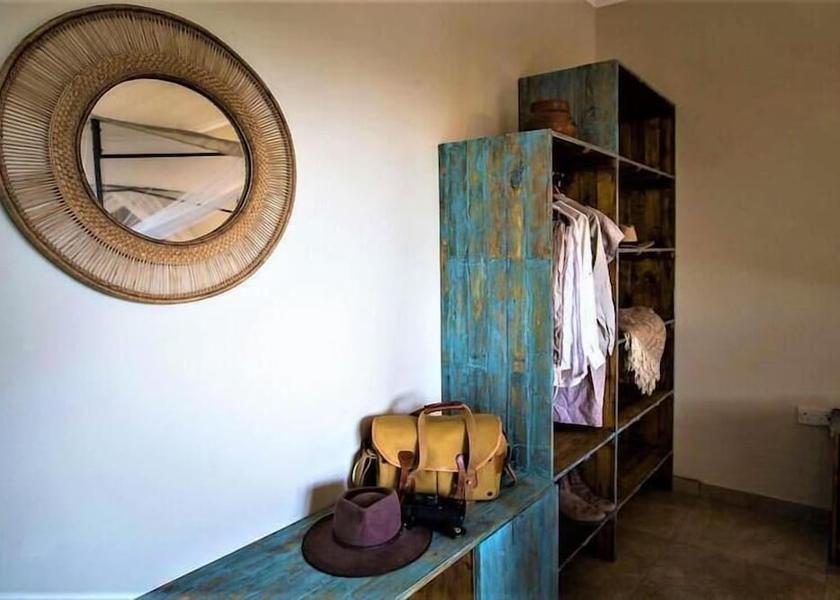  Maun Interior Entrance