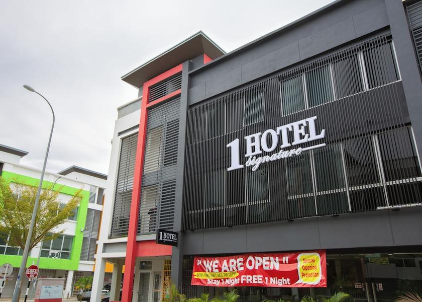 Negeri Sembilan Port Dickson Front of property