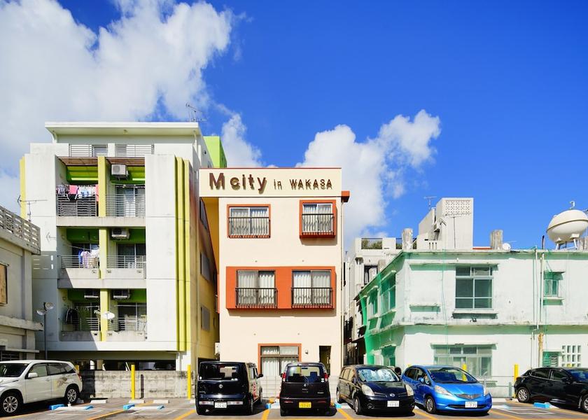 Okinawa (prefecture) Naha Facade