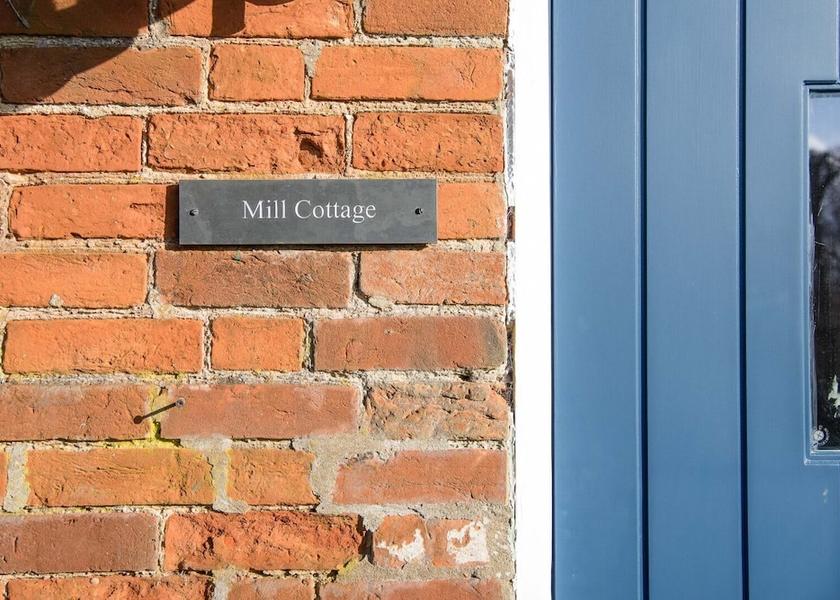 Virginia Woodbridge Exterior Detail