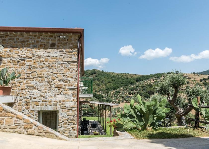 Campania Perdifumo Exterior Detail