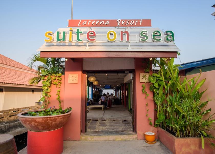 Chonburi Koh Lan Facade