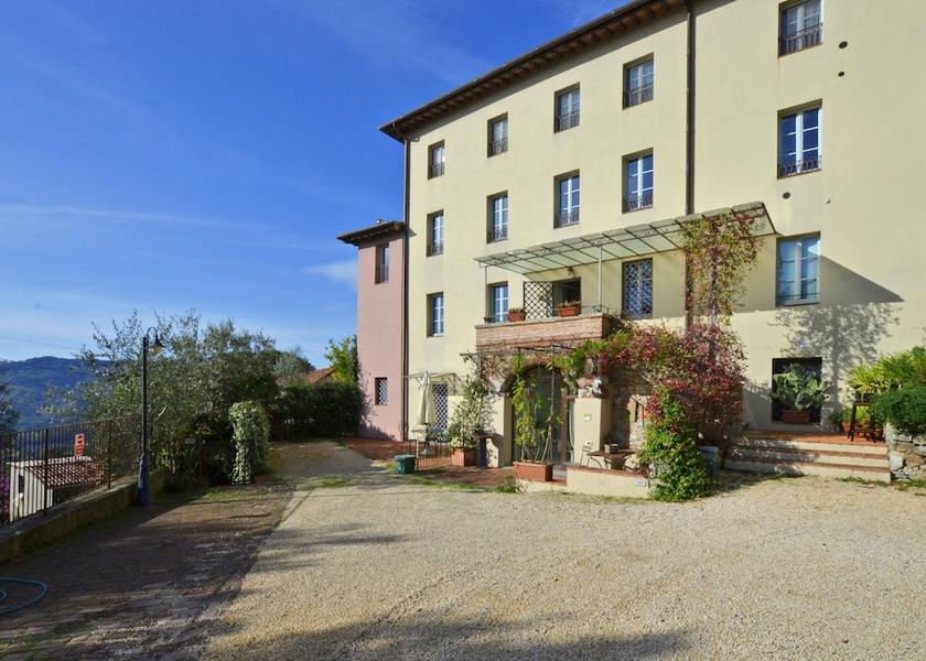 Tuscany Camaiore Exterior Detail