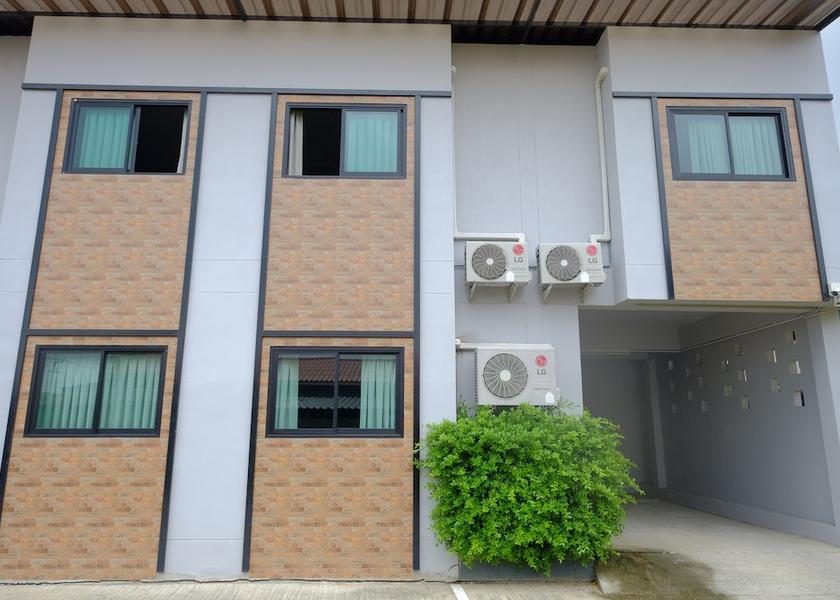 Bangkok Thanyaburi Interior Entrance