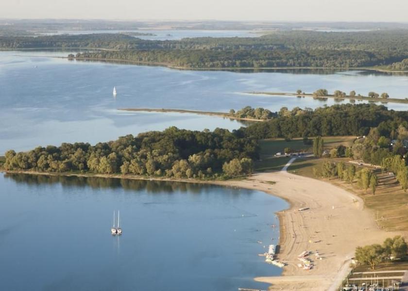 Grand Est Troyes Lake