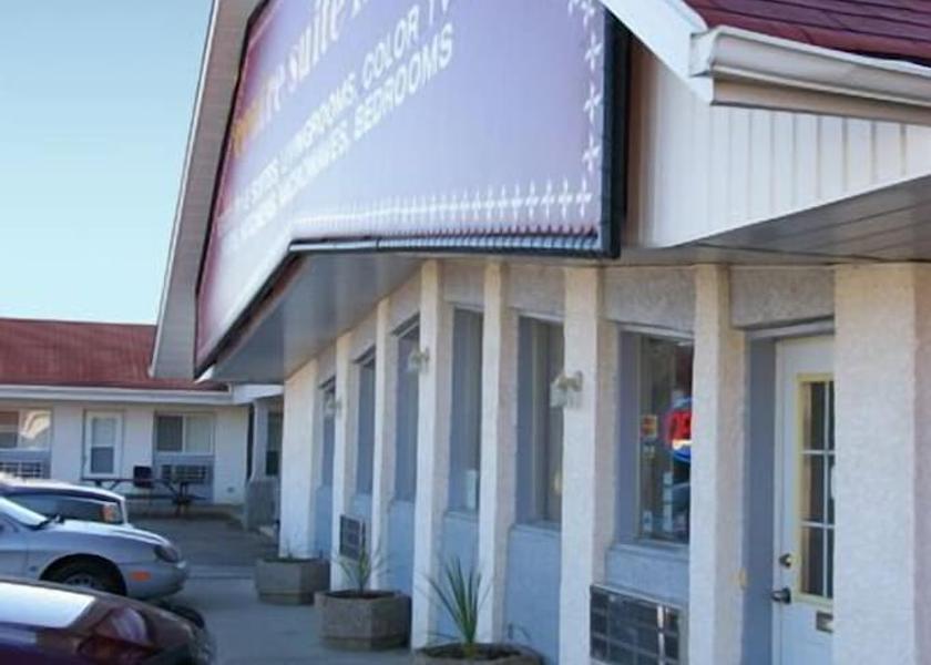 Alberta Bonnyville Exterior Detail