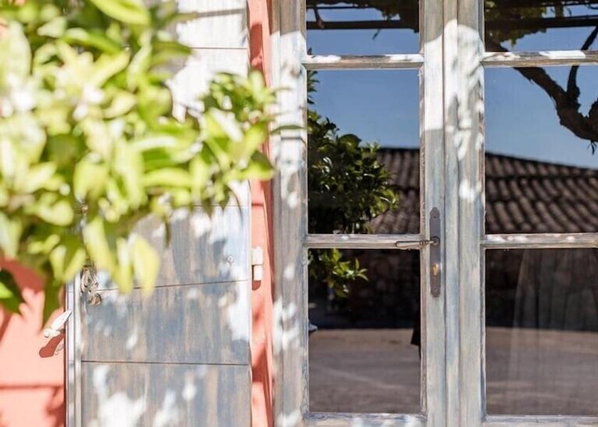 Var Taradeau Exterior Detail