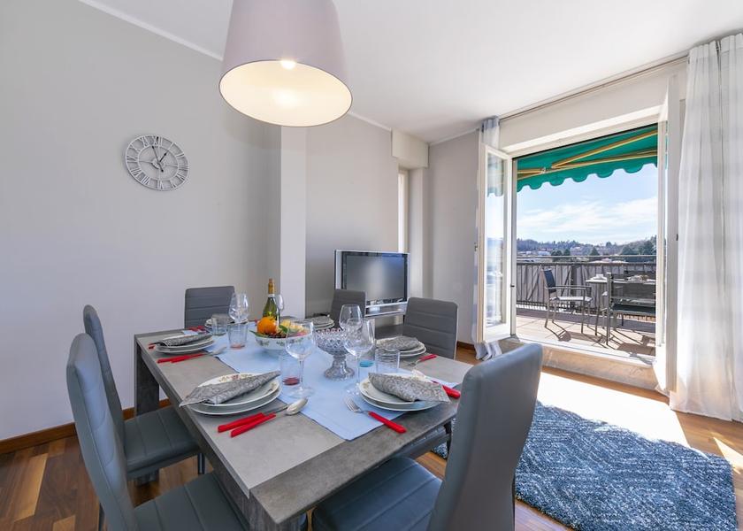 Lombardy Laveno Mombello Dining Area