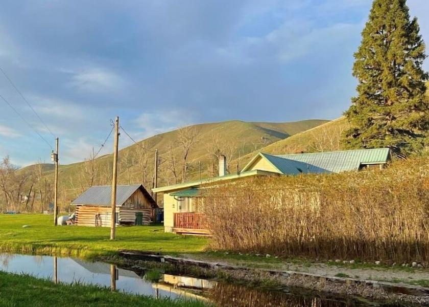 Montana Darby Water View