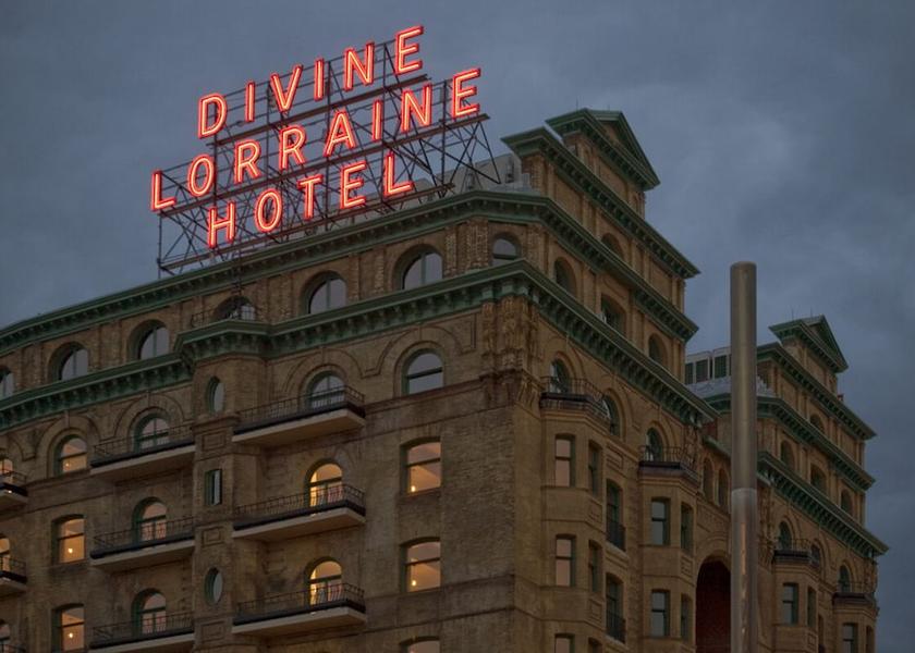 Mississippi Philadelphia Exterior Detail