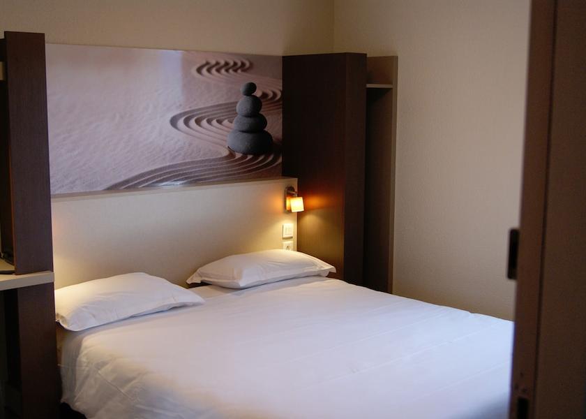 Auvergne-Rhone-Alpes Aubiere Room