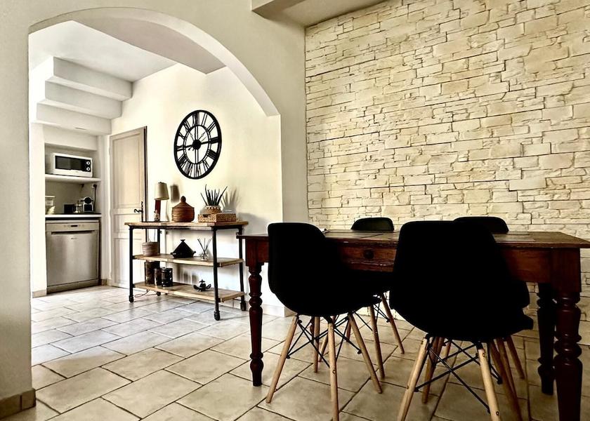 Provence-Alpes-Côte d'Azur Châteauneuf-du-Pape Dining Area
