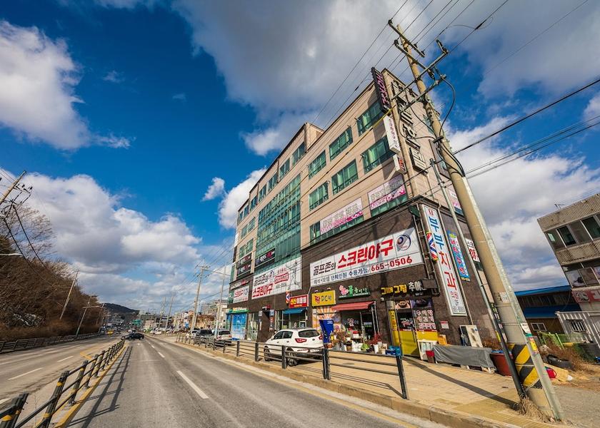 South Chungcheong Seosan Exterior Detail