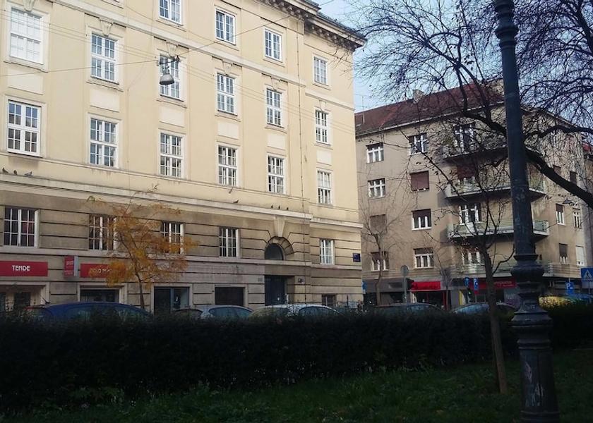  Zagreb Entrance